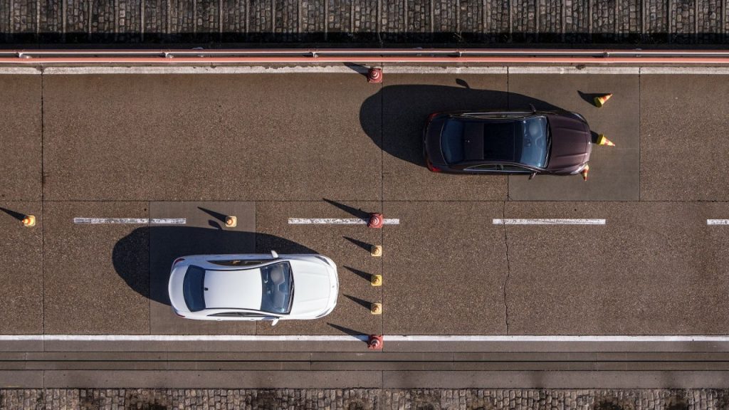 Mercedes εξαρτήματα μαϊμού