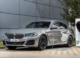 BMW 545 e xDrive plug-in