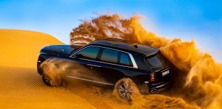 Rolls-Royce Cullinan Video έρημος 2020