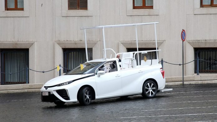 Toyota Mirai Pope Mobile 2020 Βατικανό