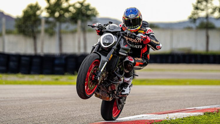 2021 Ducati Monster νέα γενιά