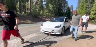 Tesla Model 3 ρυμούλκηση