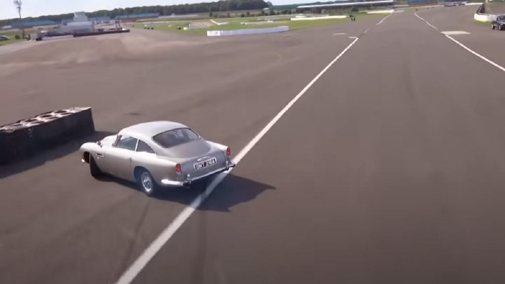 Κασκαντέρ Aston Martin
