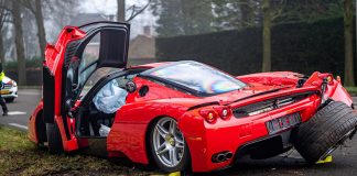 Τροχαίο Ferrari Enzo