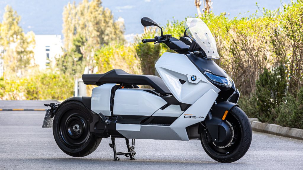 νέο ηλεκτρικό scooter BMW CE 04 τιμή Ελλάδα 2022