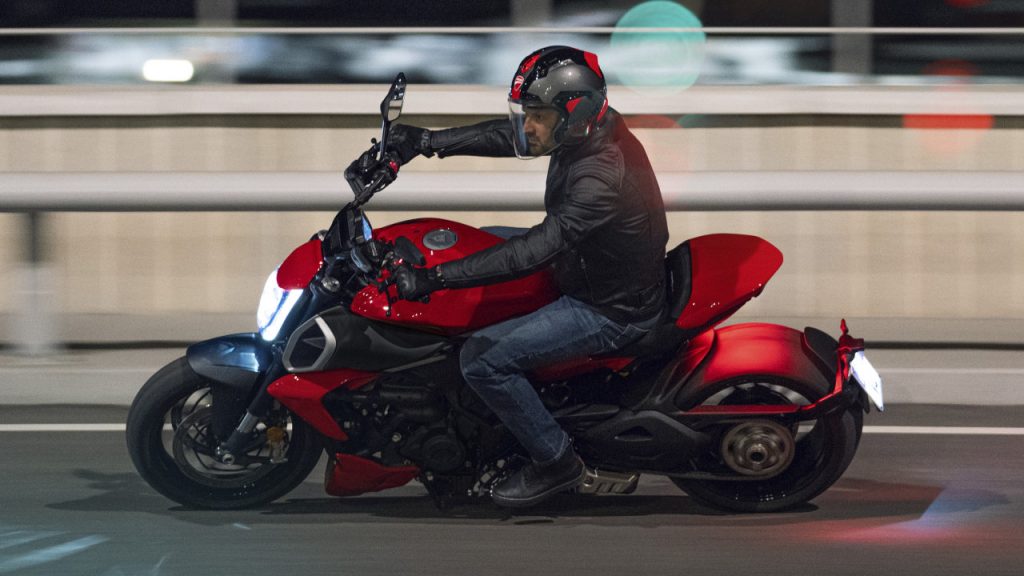Ducati Diavel V4 2022