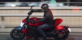 Ducati Diavel V4 2022