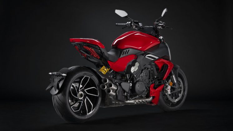 Ducati Diavel V4 2022