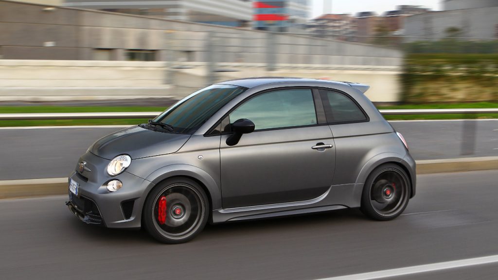 Abarth 695 biposto Φονέας Γιγάντων 2023