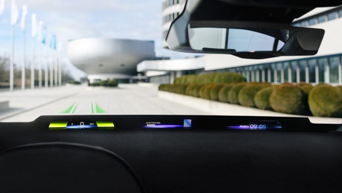BMW Panoramic Vision head-updisplay 2023