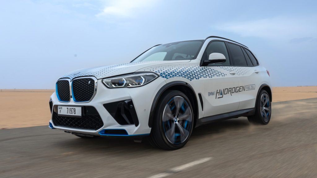 BMW iX5 κυψέλες υδρογόνου δοκιμές στην έρημο