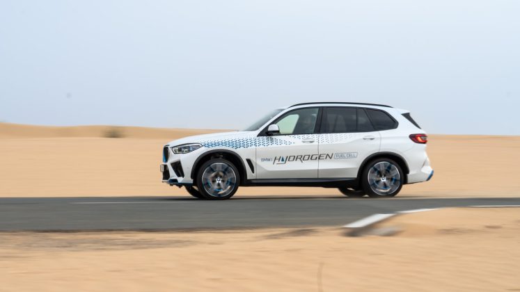 BMW iX5 κυψέλες υδρογόνου δοκιμές στην έρημο