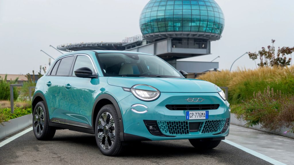 Νέο Fiat 600 Hybrid αλλά και αμιγώς ηλεκτρικό