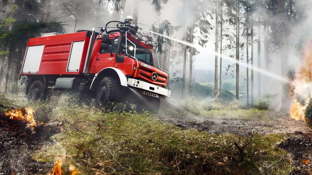 Unimog πυροσβεστικό όχμηα και ασθενοφόρο 2023