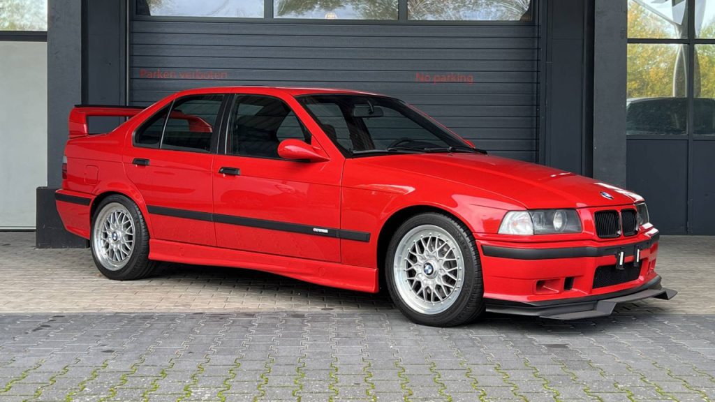 BMW 318is Class II