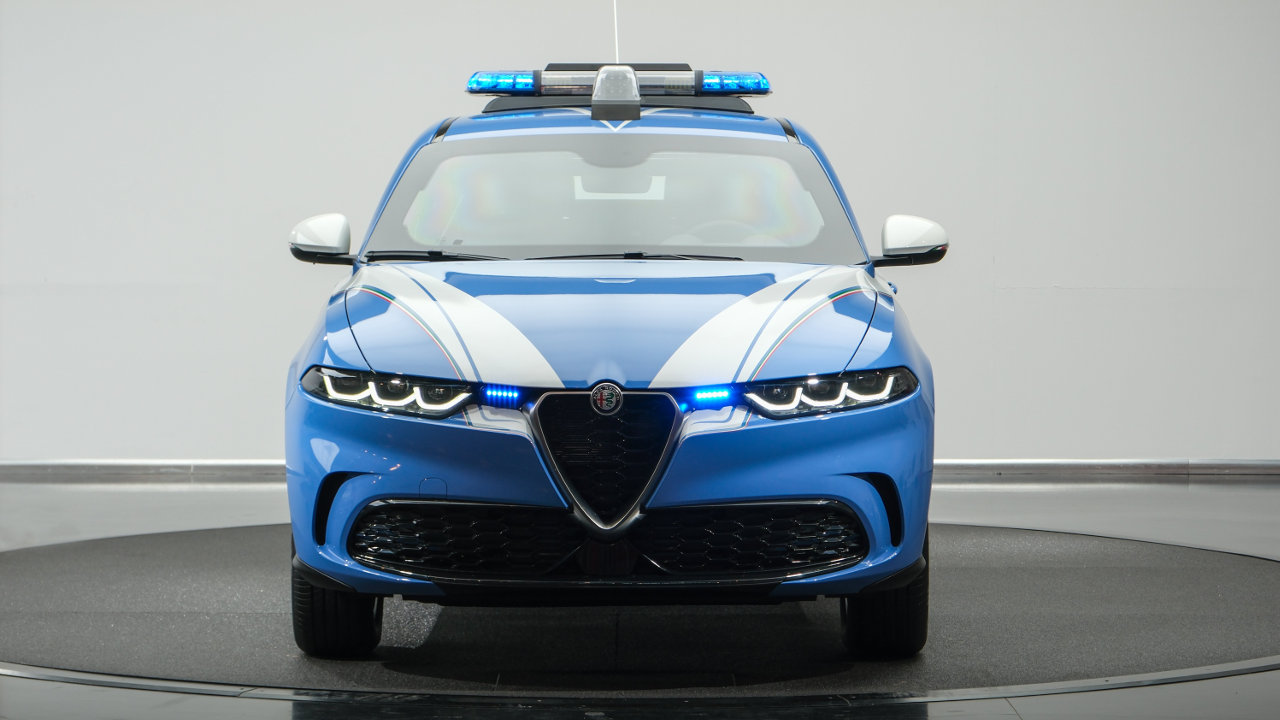 Questa è la nuova autopattuglia della Polizia Italiana