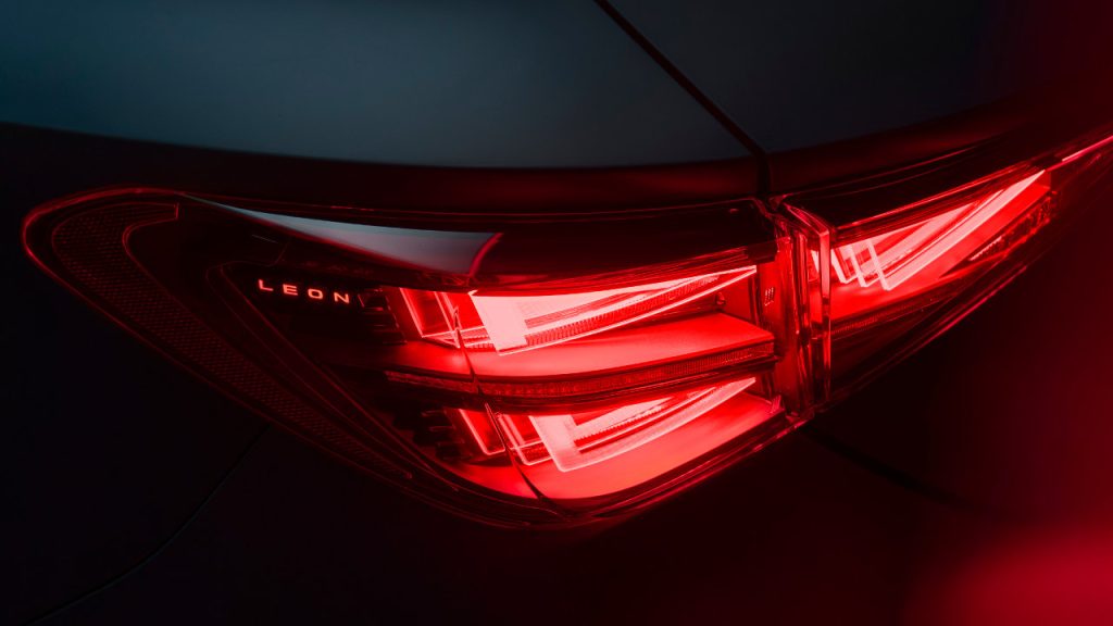Cupra teaser φωτογραφίες Formenotor και Leon