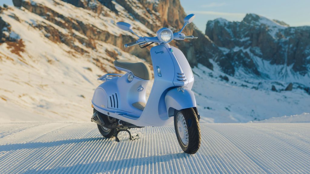 Vespa 946 Snake 2025