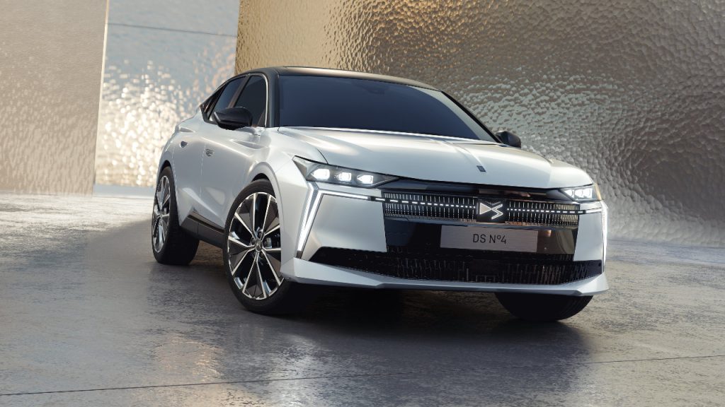 DS Automobiles No4 2025