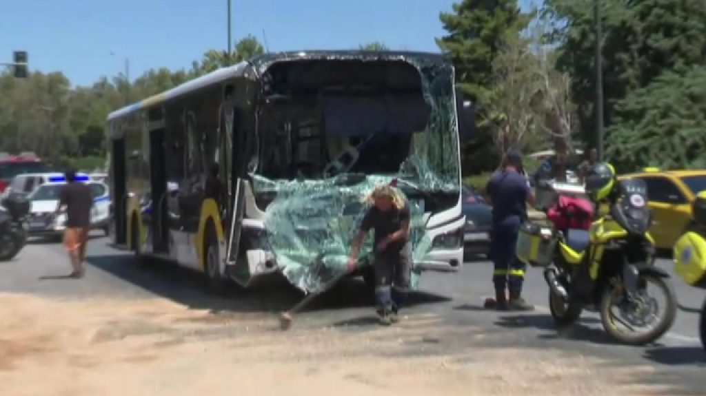 σύγκρουση λεωφορείων