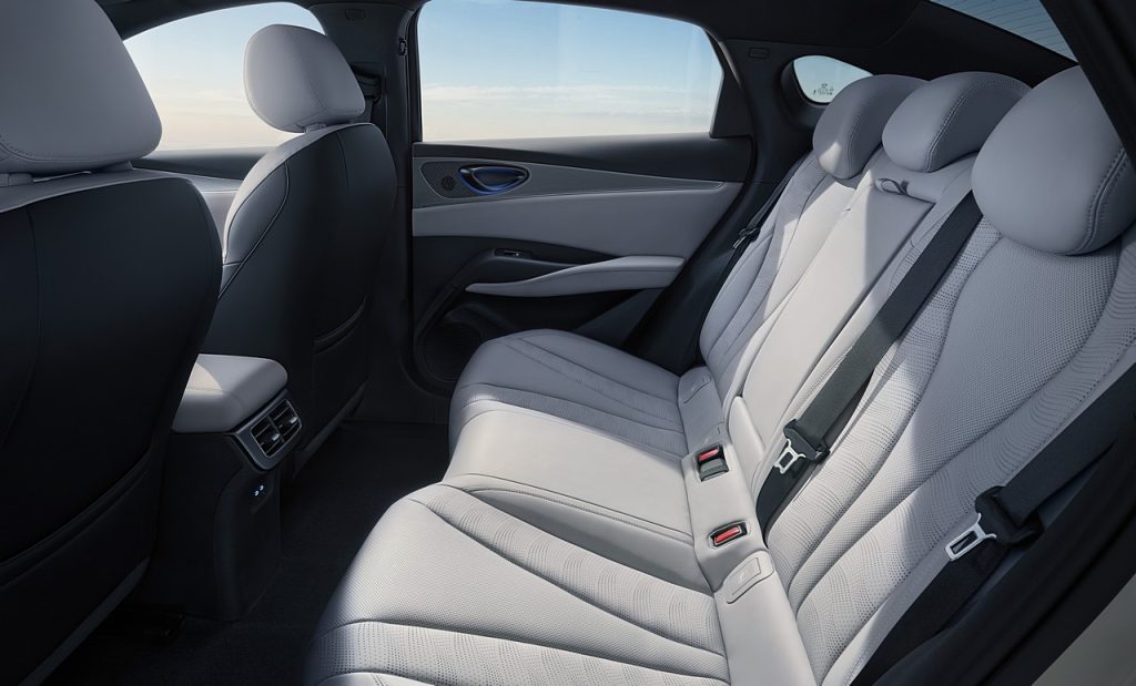 BYD Seal 6 DM-i 2025