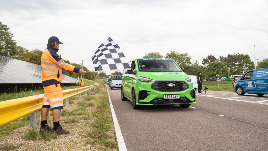 ρεκόρ Guinness ford transit 2025