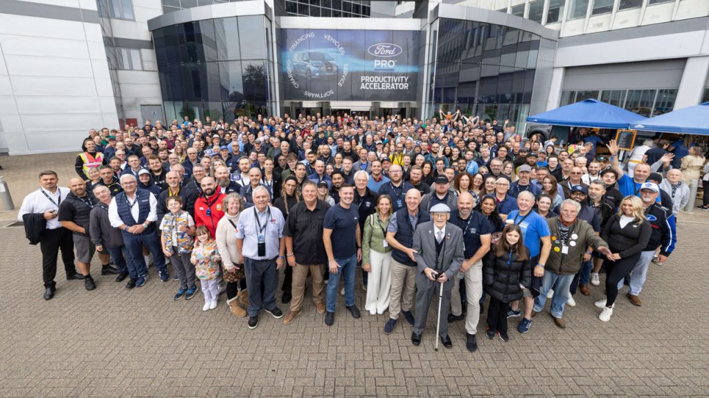 ρεκόρ Guinness ford transit 2025