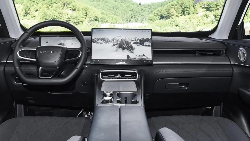 Το εσωτερικό του Chery Tiggo8