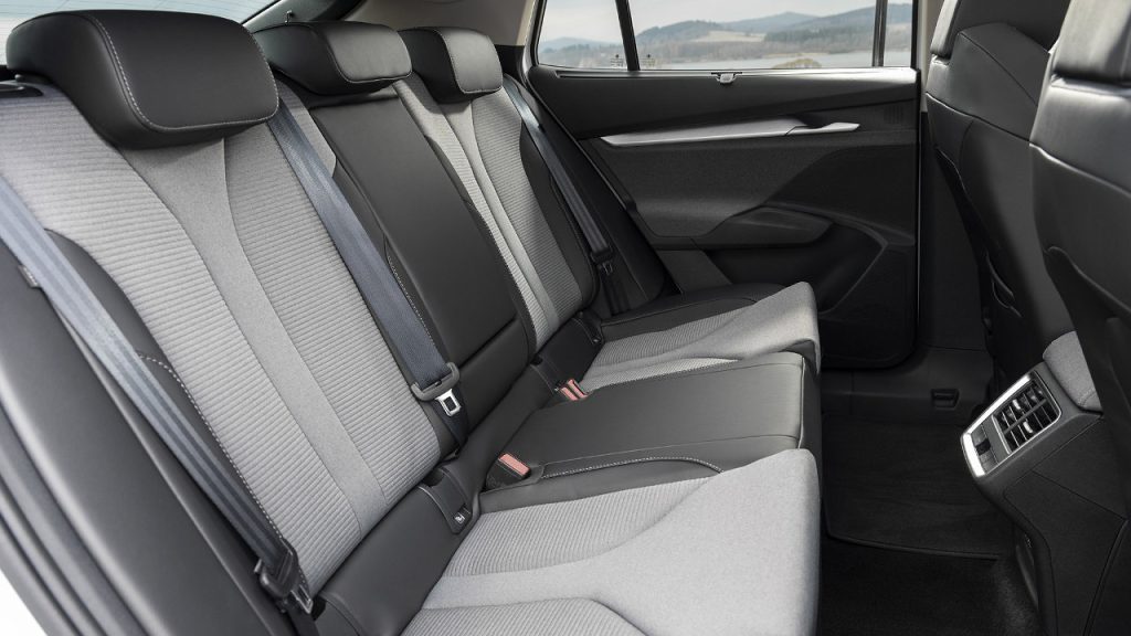 Skoda Enyaq οι λόγοι για να το επιλέξεις 2025