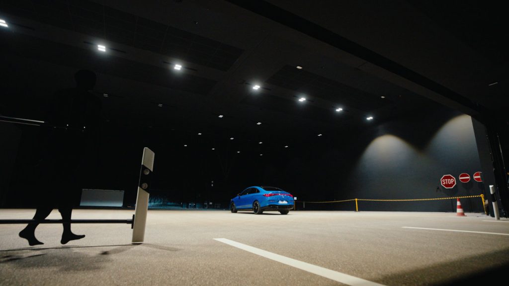 Κέντρο δοκιμών φωτισμού Mercedes 2025