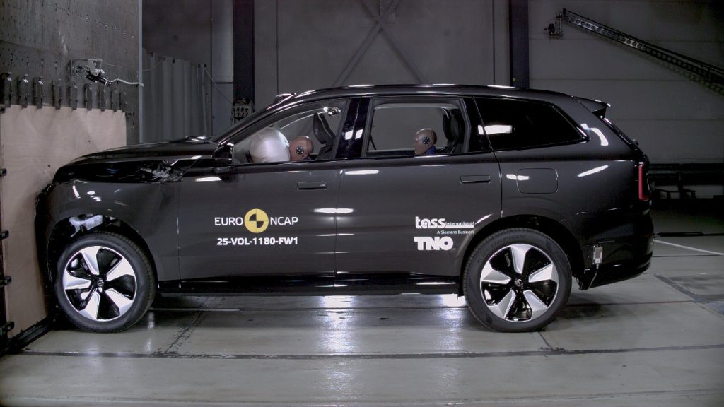 Volvo EX90 SUV 2025 EuroNCAP