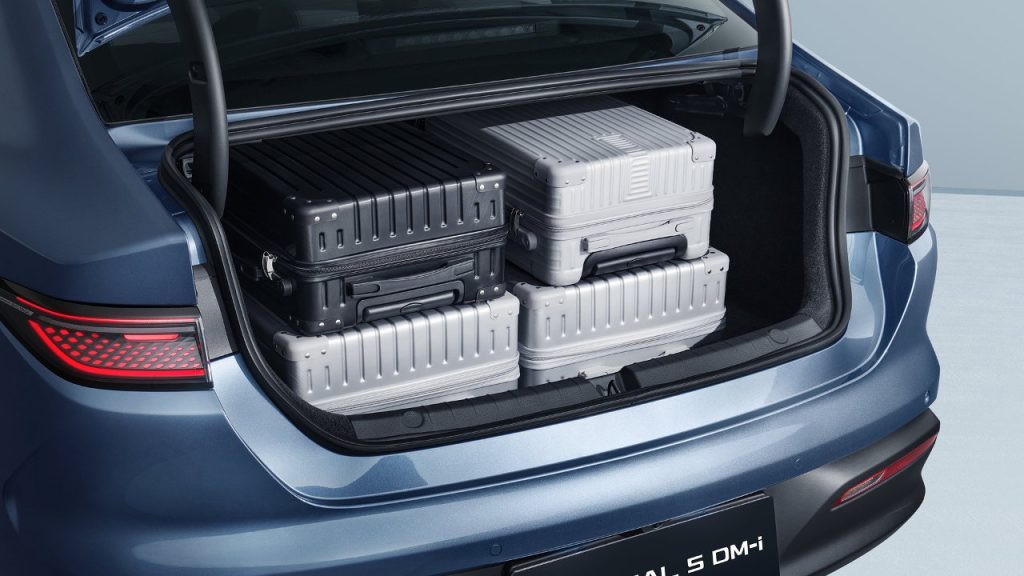 BYD Seal 5 DM-i διαθέσιμο στην Ελλάδα, τιμή 2025