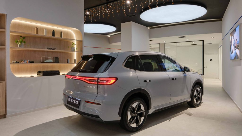 Geely Experience Store εγκαίνια 2025 Ελλάδα
