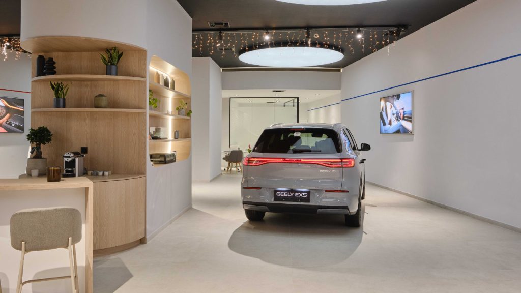 Geely Experience Store εγκαίνια 2025 Ελλάδα