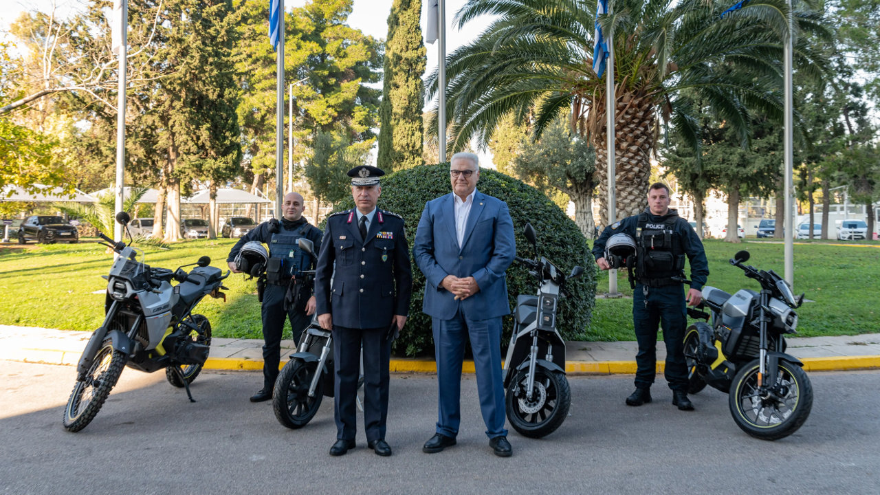 Πέτρος Πετρόπουλος ΑΕΒΕ δωρεά μοτοσυκλετών Ελληνική Αστυνομία 2025