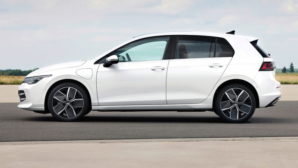 VW Golf eHybrid 2026
