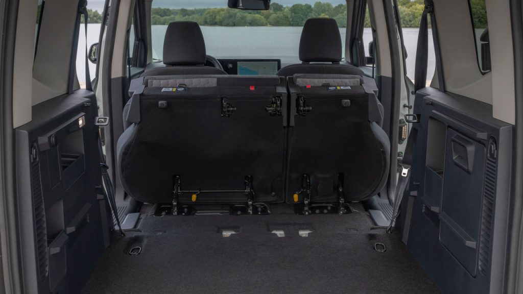 Ford E-Tourneo Courier 2026