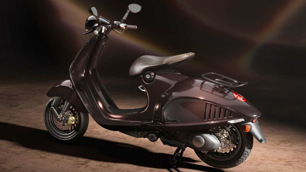 Vespa 946 Horse 2026 12.000 ευρώ