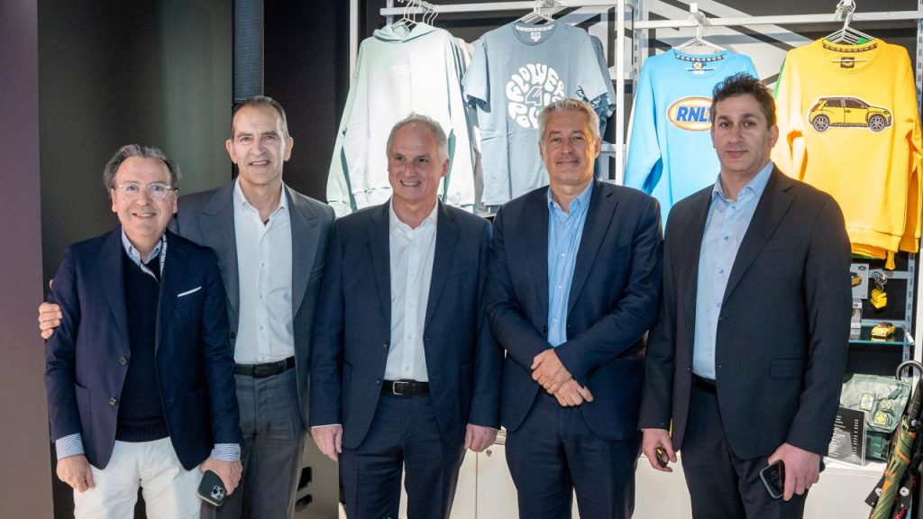 Renault experience store rnlt 2026