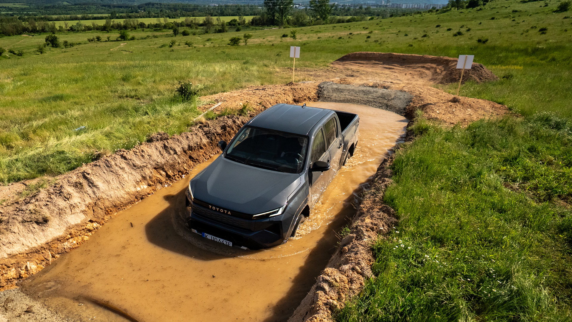 Toyota Hilux 2026 BEV