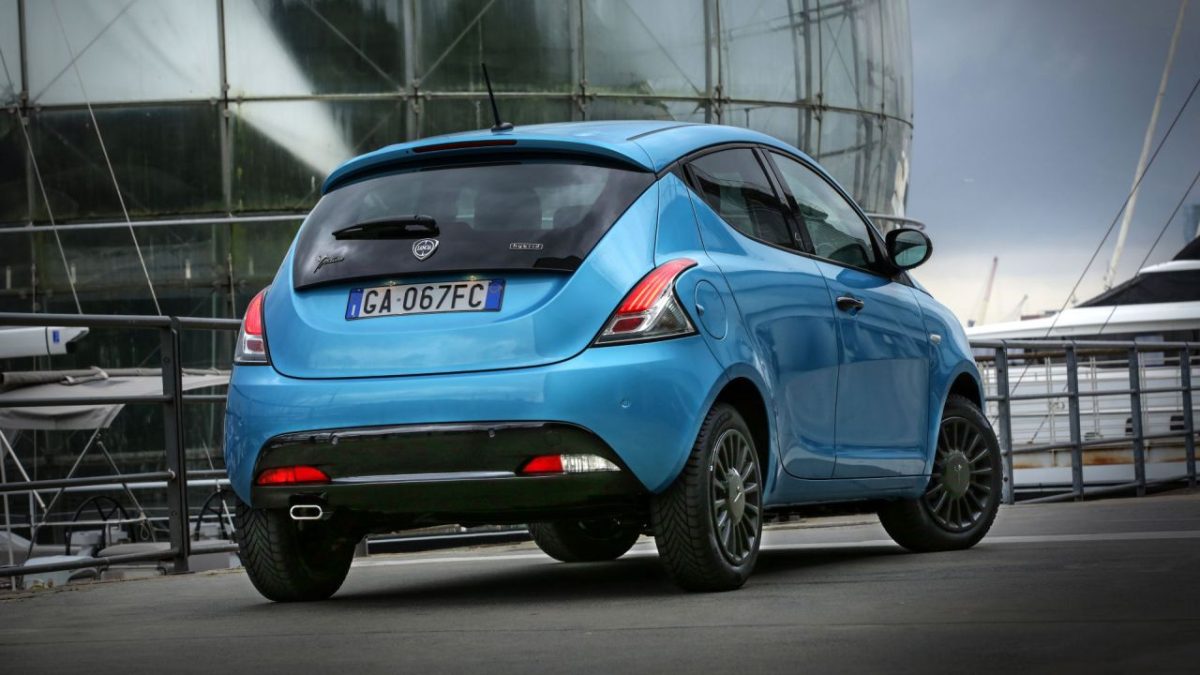 2020-Lancia-Ypsilon-Hybrid-EcoChic-Italian-spec-3