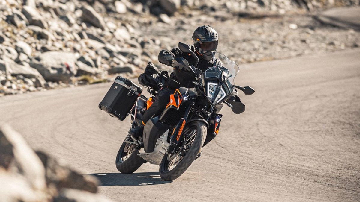 20201-KTM-890-Adventure-8