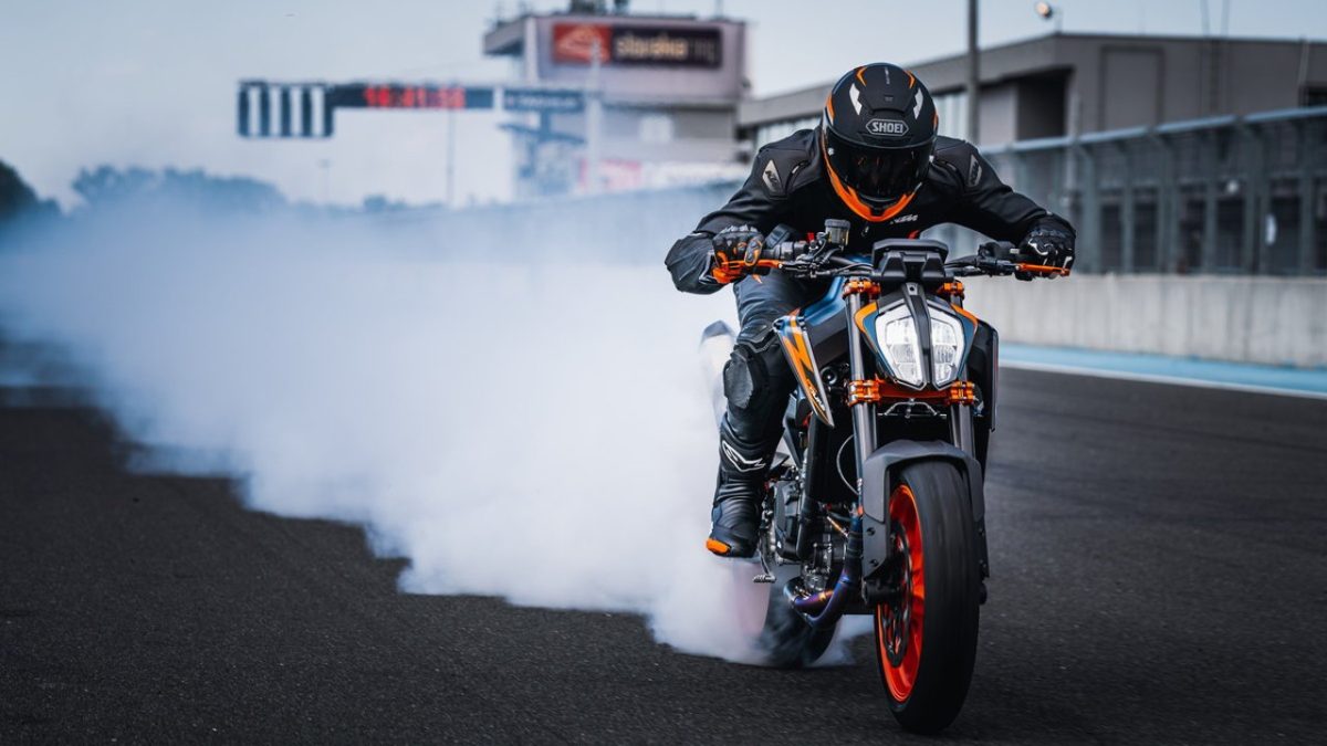 KTM 890 Duke R 2022