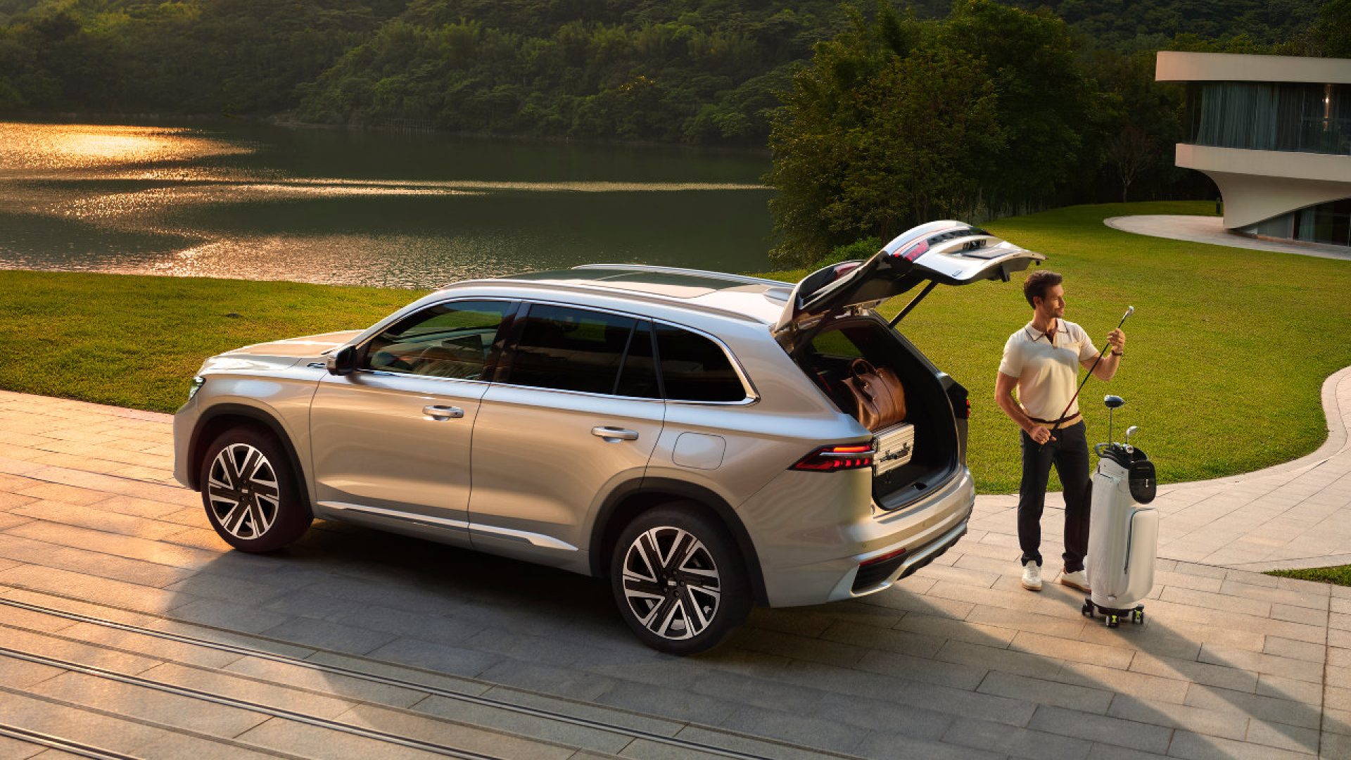 Geely Monjaro EM-i Παρίσι 2026