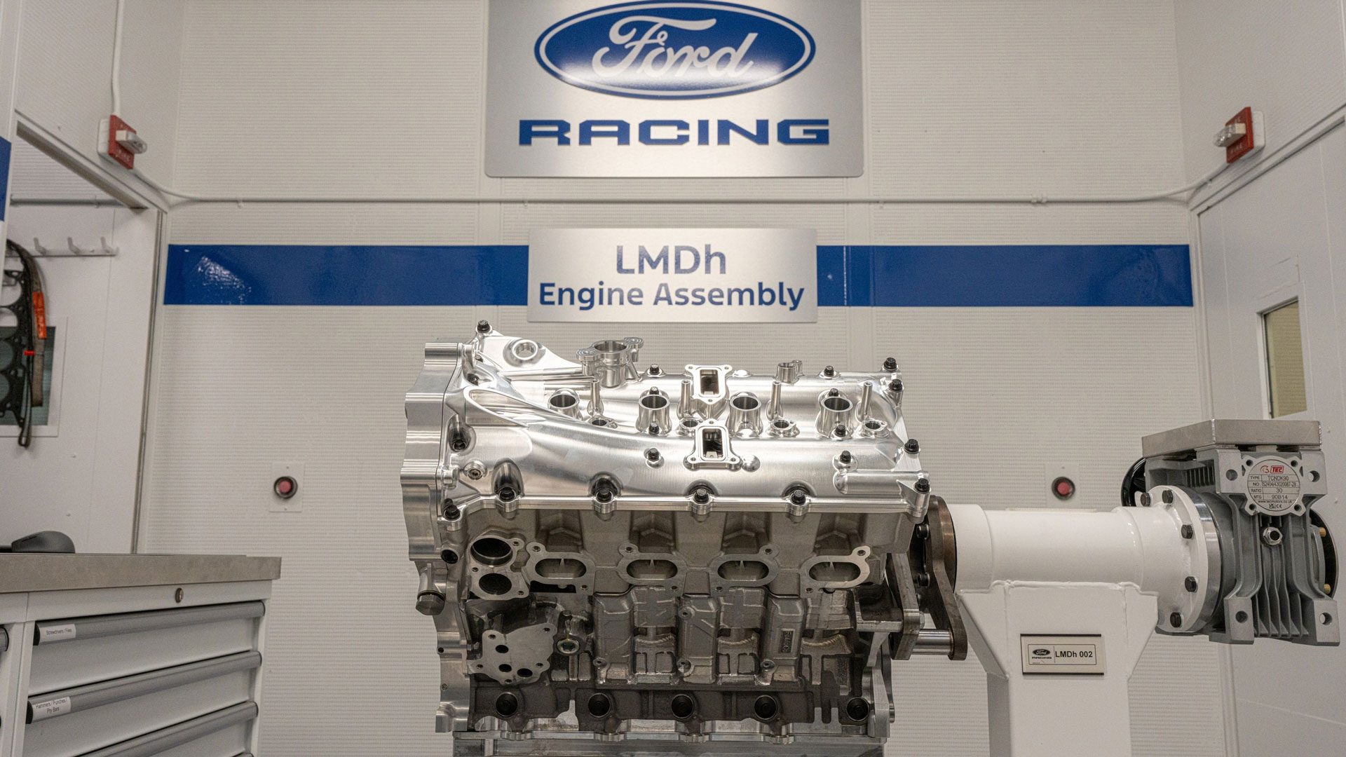 2026_Ford_Hypercar_Engine_Build_1
