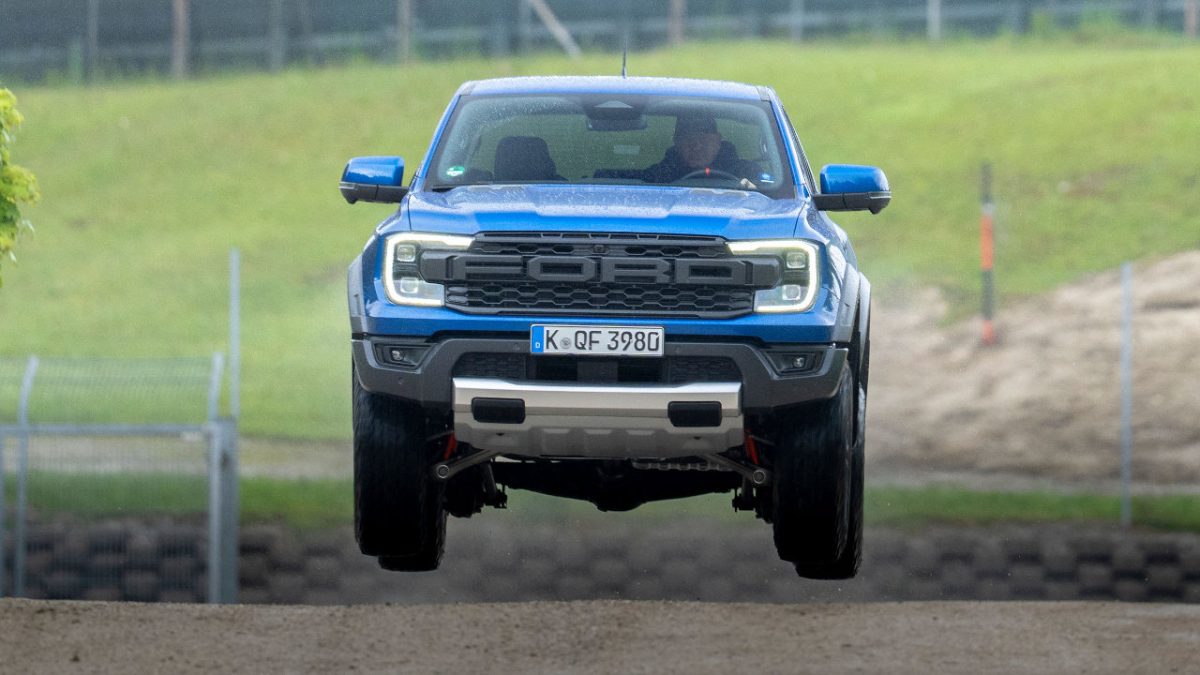 Ford Ranger Raptor άλμα
