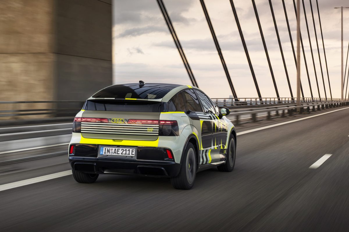 AUDI_a2_etron6