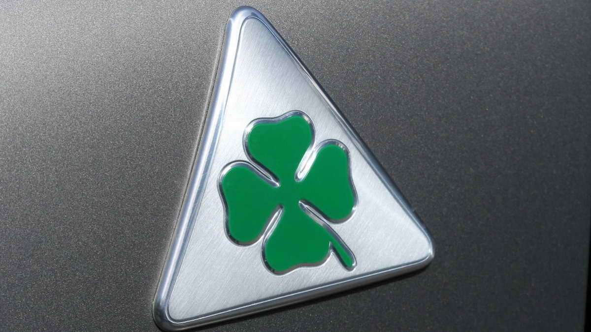 AlfaRomeo_Quadrifoglio01