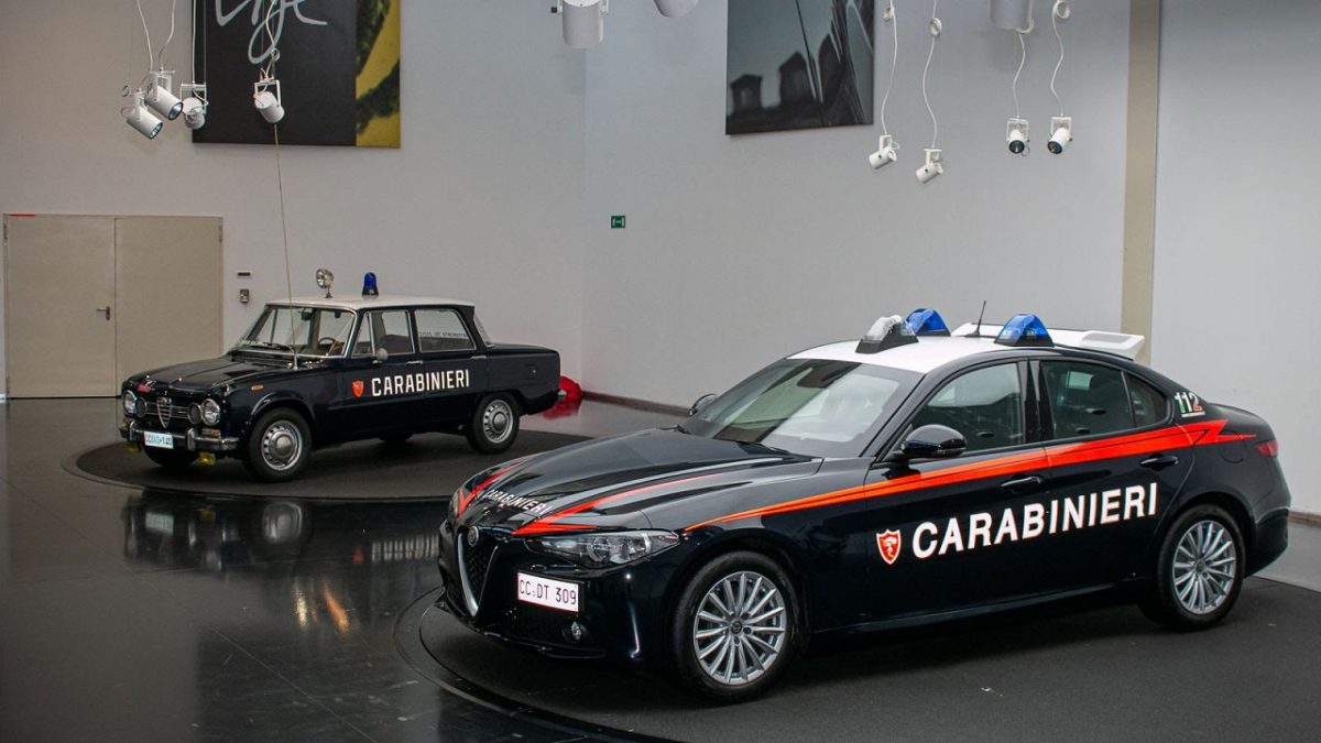 Alfa_Romeo_Giulia_Carabinieri-a