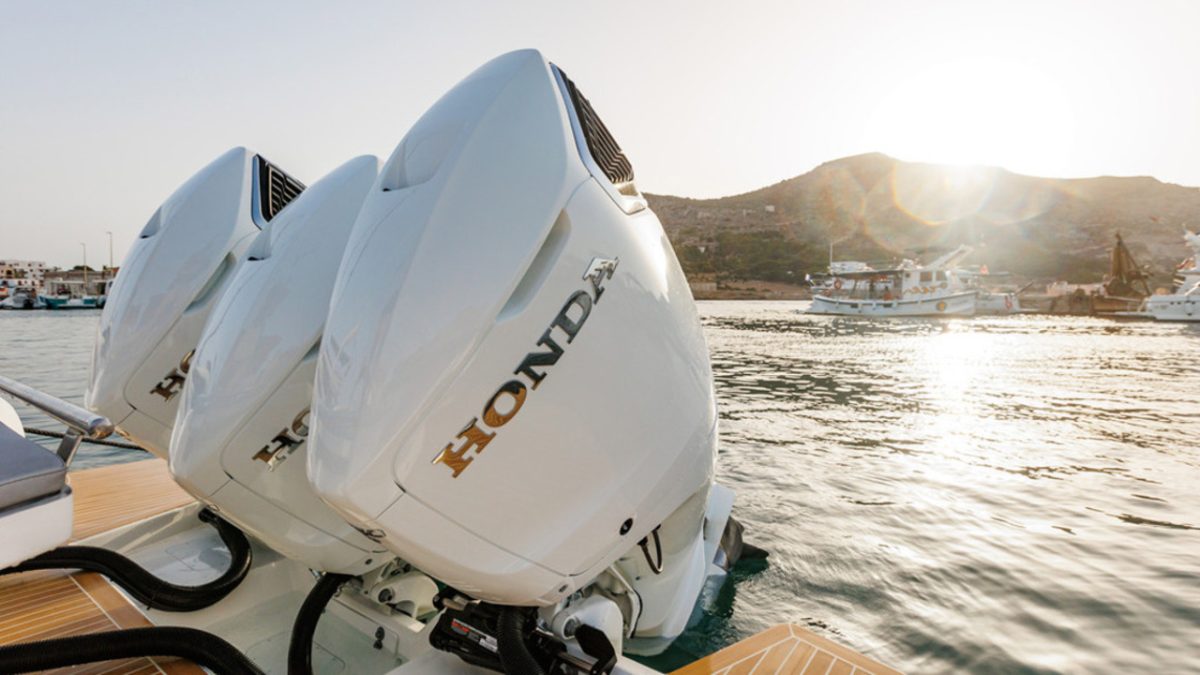 BF350_GrandPrixWhite_Altamarea_2023